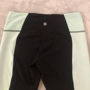 Brand new lulu lemon leggings, size 6